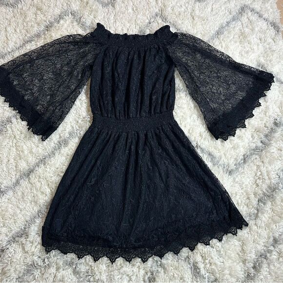 VENUS Black Ruffled Tiered Off-the-Shoulder Sundress - Picture 1 of 7